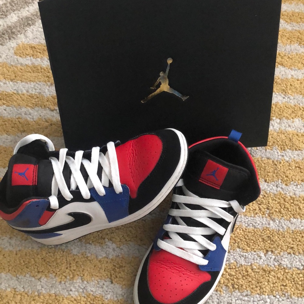 Jordan 1 Mid